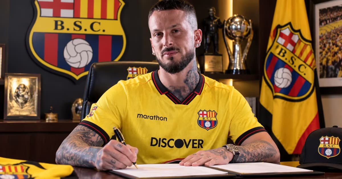 Darío Benedetto firmando con BSC