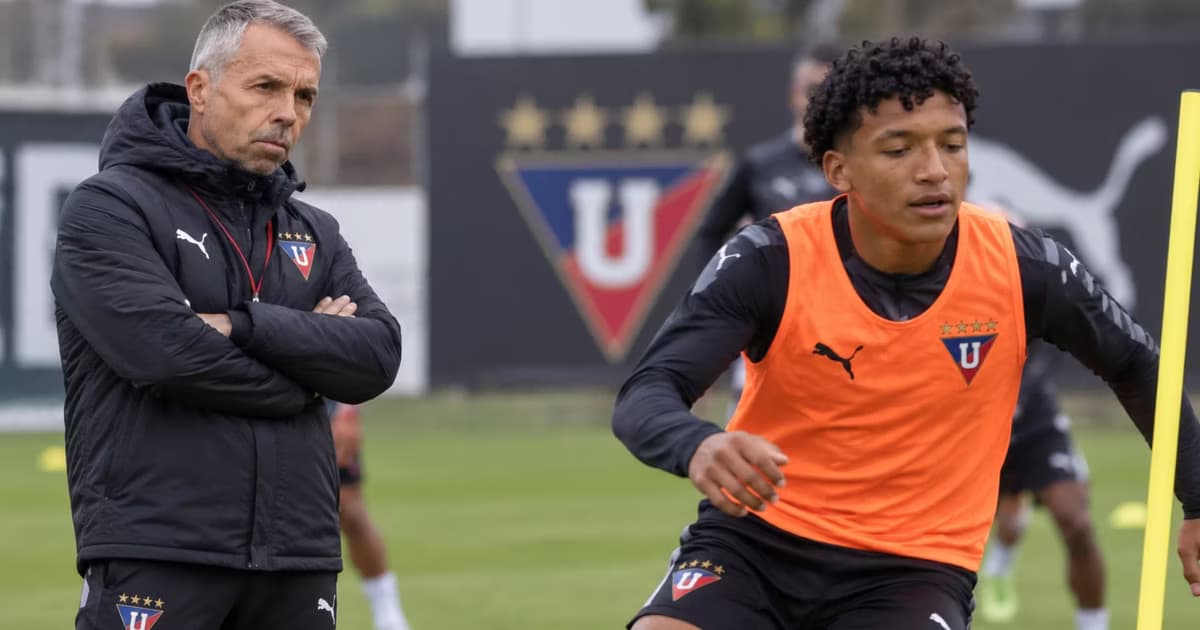 Gustavo Alvarez y Washington Olvera en LDU