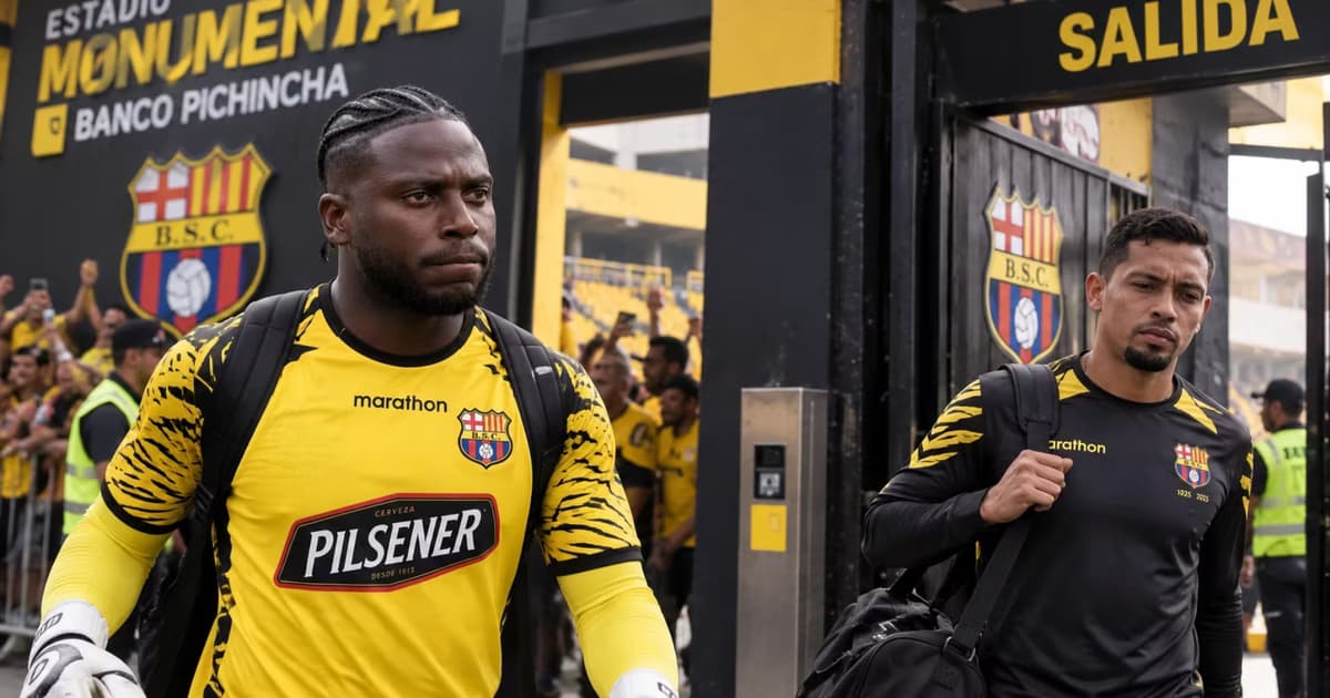 Moisés Ramírez entrando a Barcelona SC, mientras Contreras se va