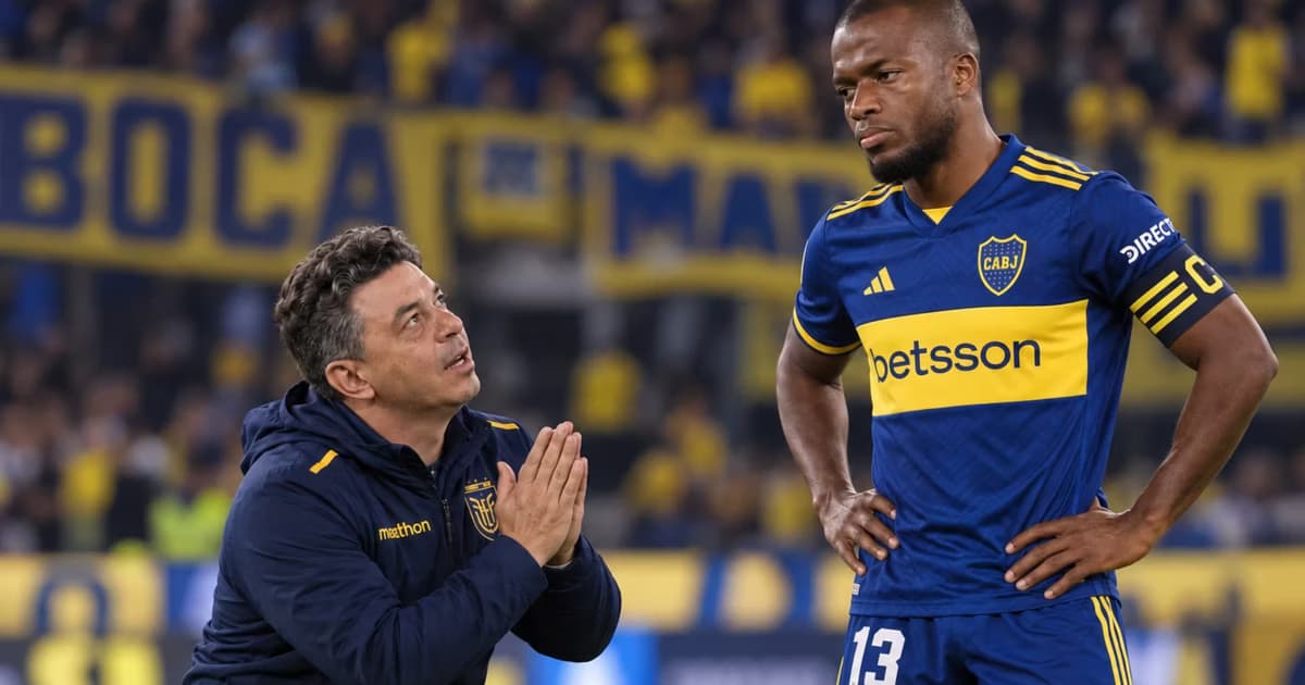 Marcelo Gallardo rogándole a Enner Valencia