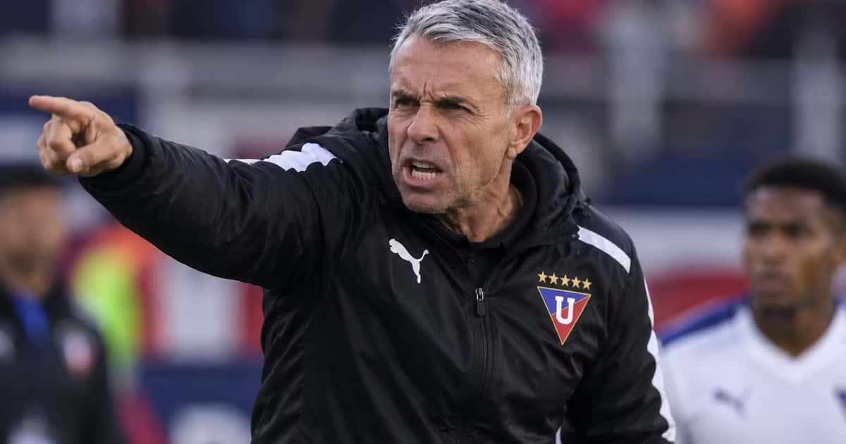 Gustavo Alvarez muy enojado en LDU