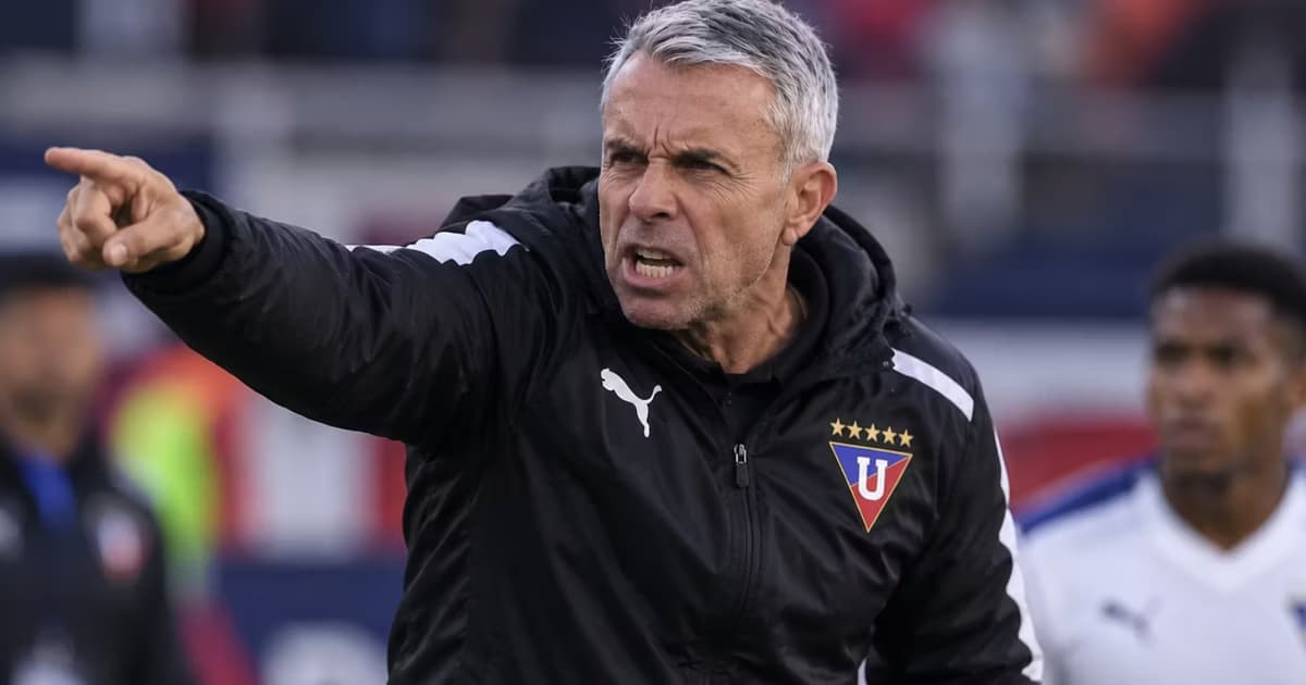 Gustavo Alvarez muy enojado en LDU