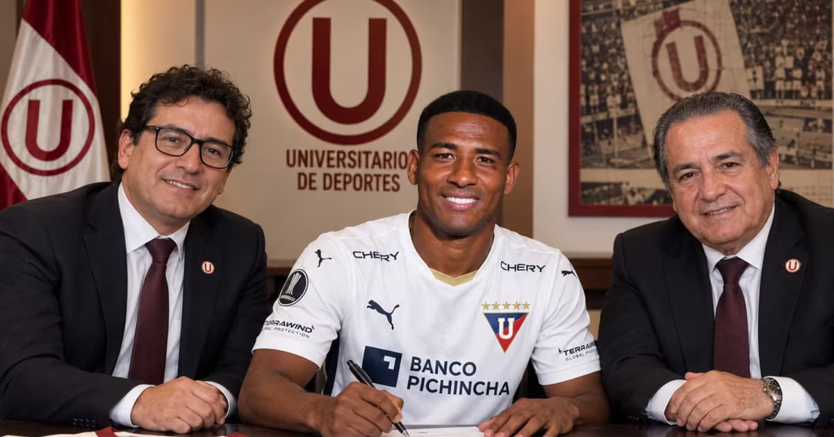 José Carabalí y la gente de Universitario