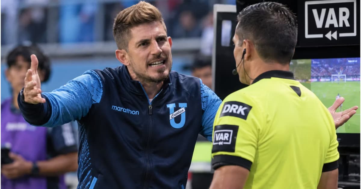 Diego Martínez enojado con el VAR