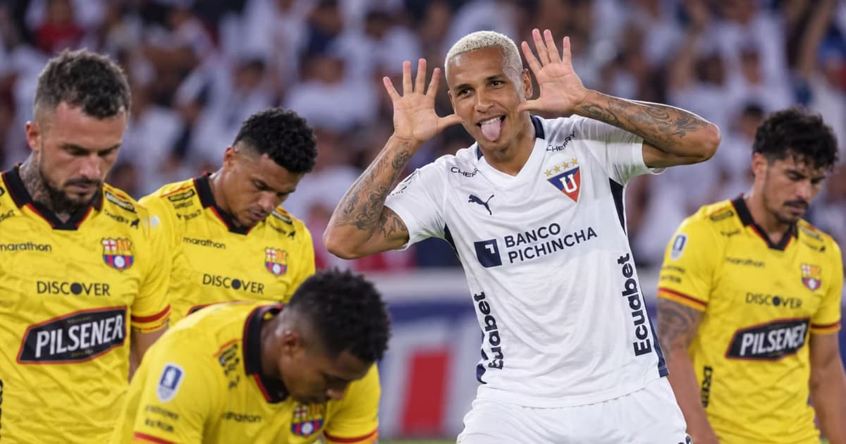 Deyverson burlándose de los jugadores de Barcelona SC