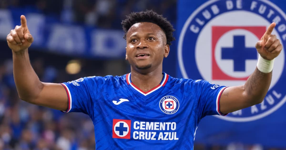 Michael Estrada como jugador de Cruz Azul