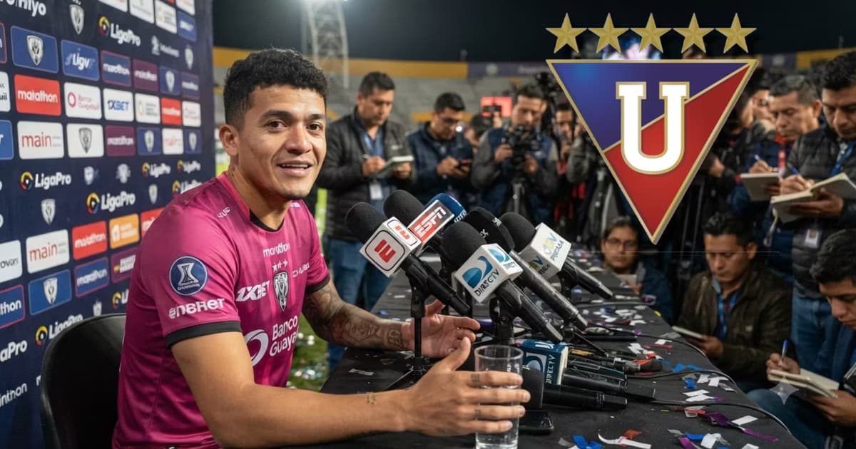 Ronald Briones con la camiseta de IDV