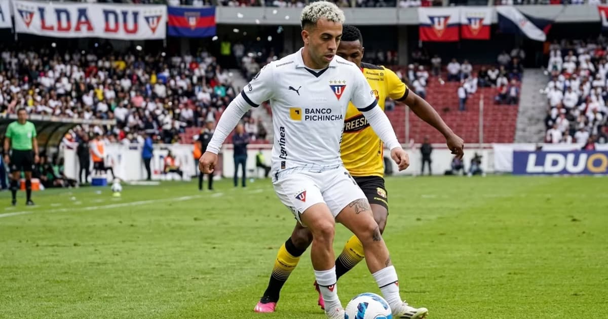 Lucas Rodríguez jugando con LDU