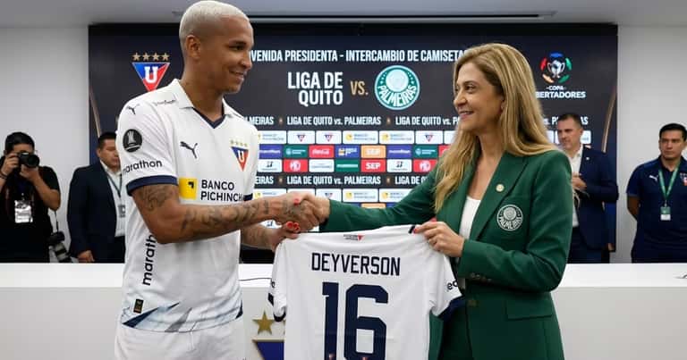 Deyverson le dio un regalo a la presidenta de Palmeiras en el partido ante LDU