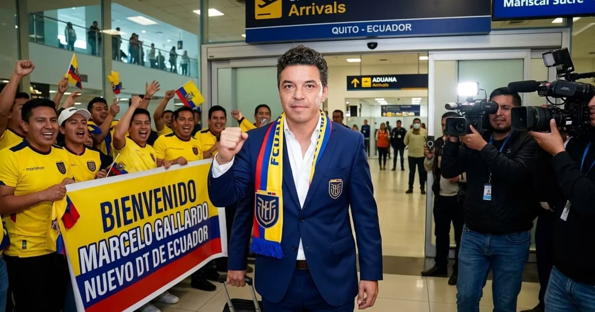 Marcelo Gallardo llegando a la TRI