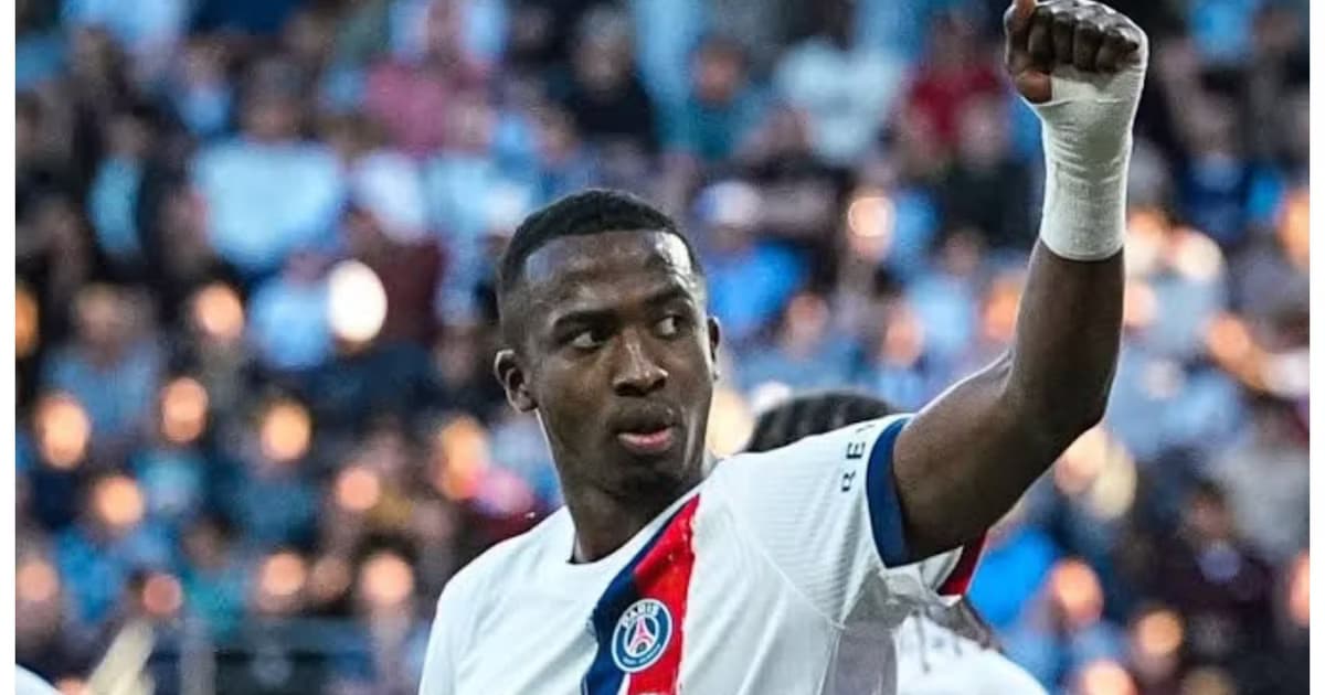 Willian Pacho en el PSG