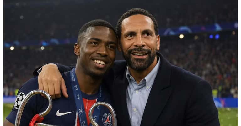 Rio Ferdinand afirmó que Willian Pacho es el mejor central del mundo