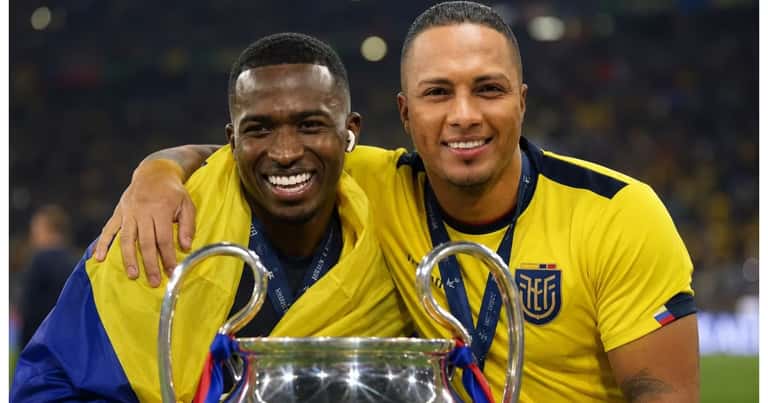 Willian Pacho: "Mi ídolo es Antonio Valencia, conversé con él luego de ganar la Champions League"