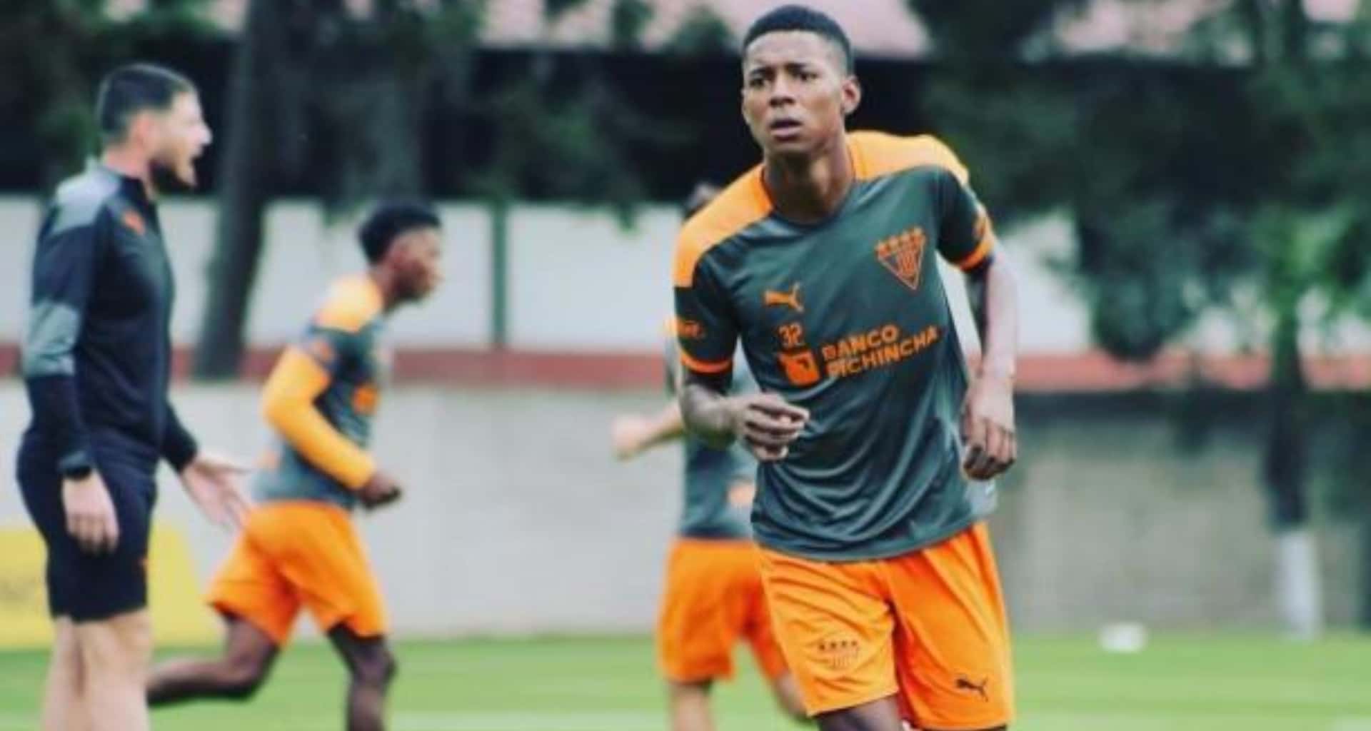 A Nilson Angulo lo cometiron faltas graves en el duelo de Liga de Quito ante Aucas. El jugador salió al cambio de manera temprana