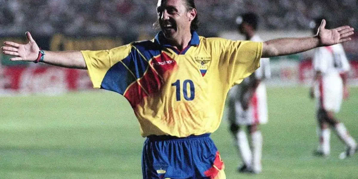 Alex Aguinaga es considerado uno de los mejores jugadores del fútbol ecuatoriano, hoy su legado continúa