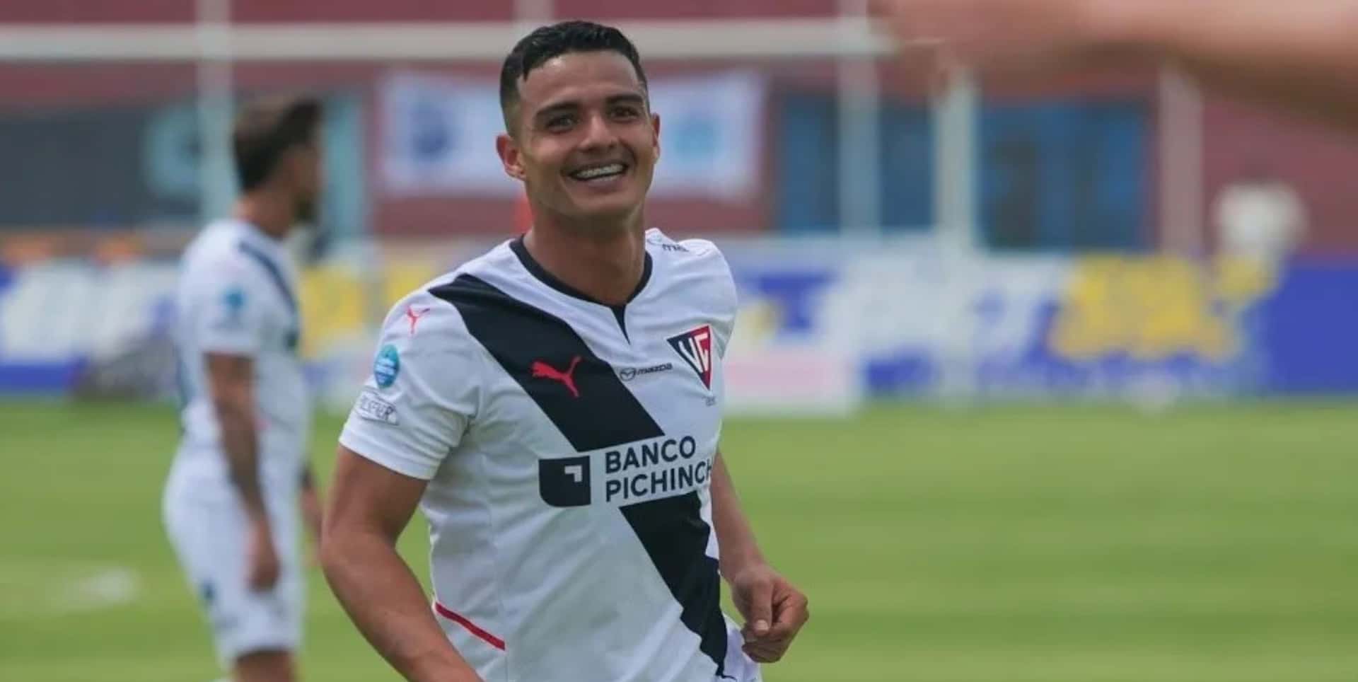 Alexander Alvarado aún no tiene su destino asegurado en Liga de Quito