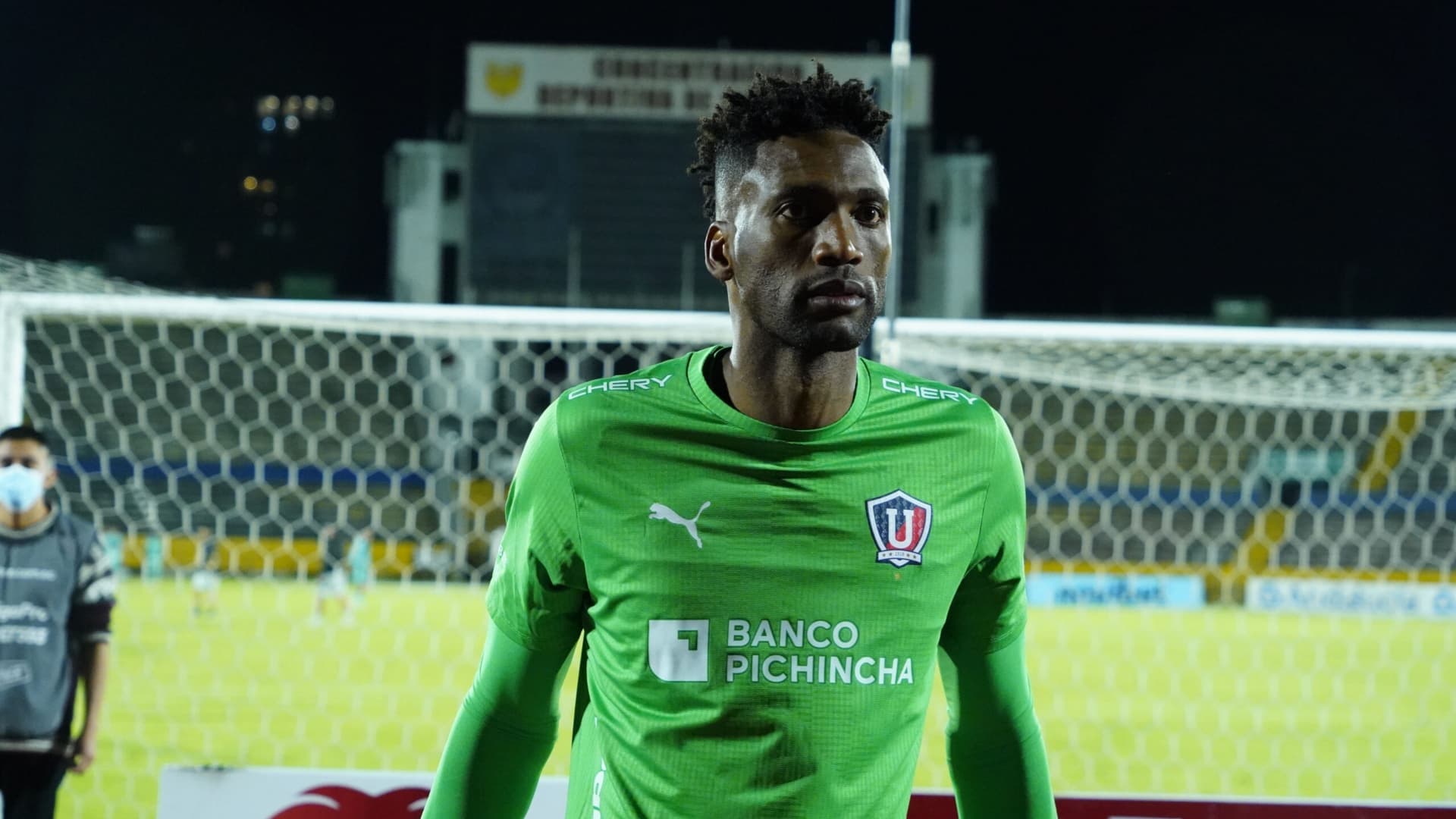 Alexander Domínguez arquero de LDU