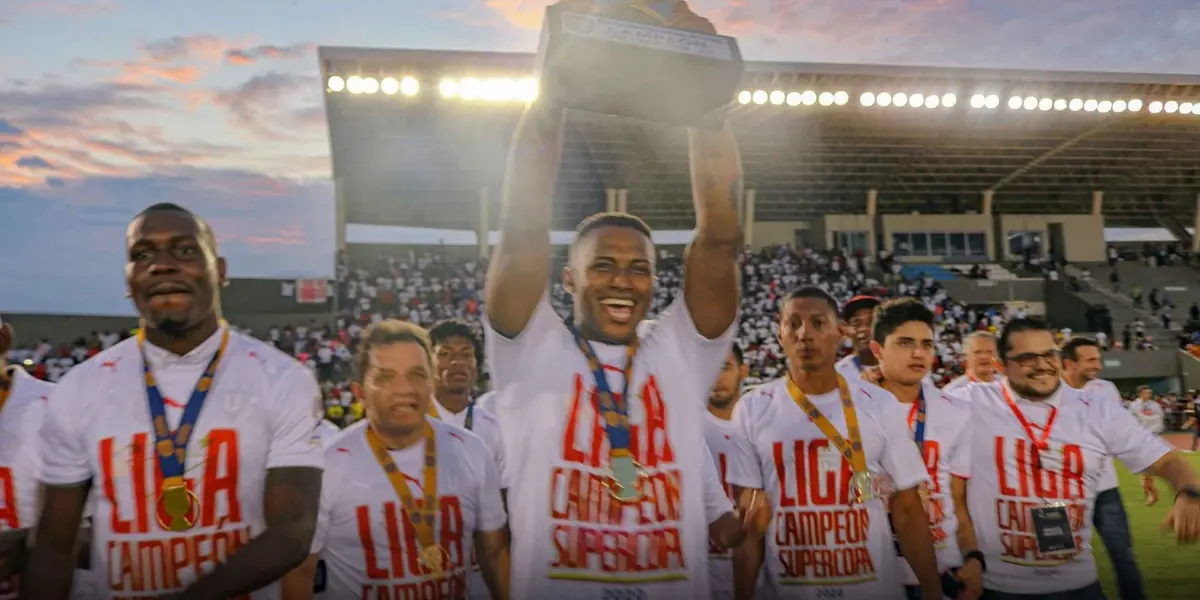 Antonio Valencia decidió dar por terminado su contrato con Liga de Quito y sus compañeros decidieron despedirlo por redes sociales