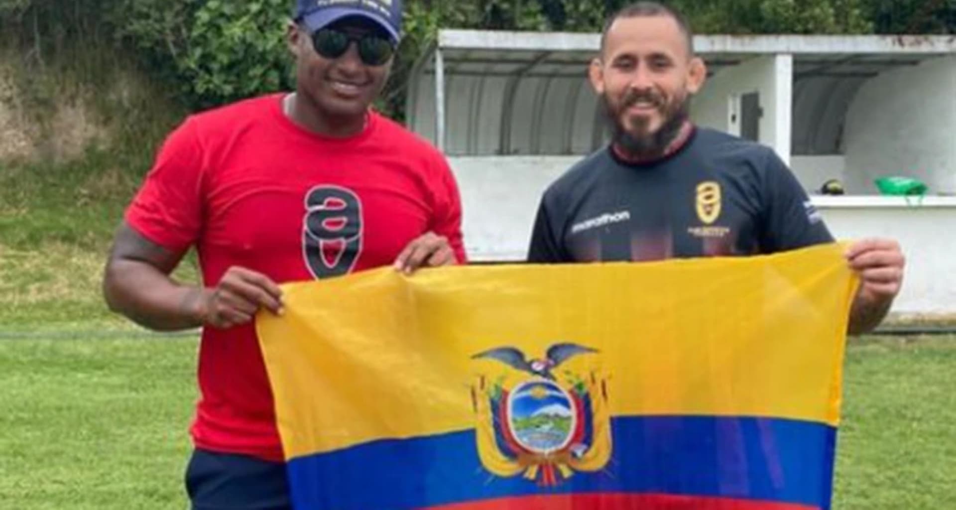 Antonio Valencia no se quedó atrás y mira lo que le dijo a Chito Vera luego de su gran victoria en el octágono