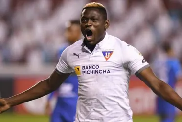 artínez Borja aportó con dos goles en la victoria de Liga de Quito