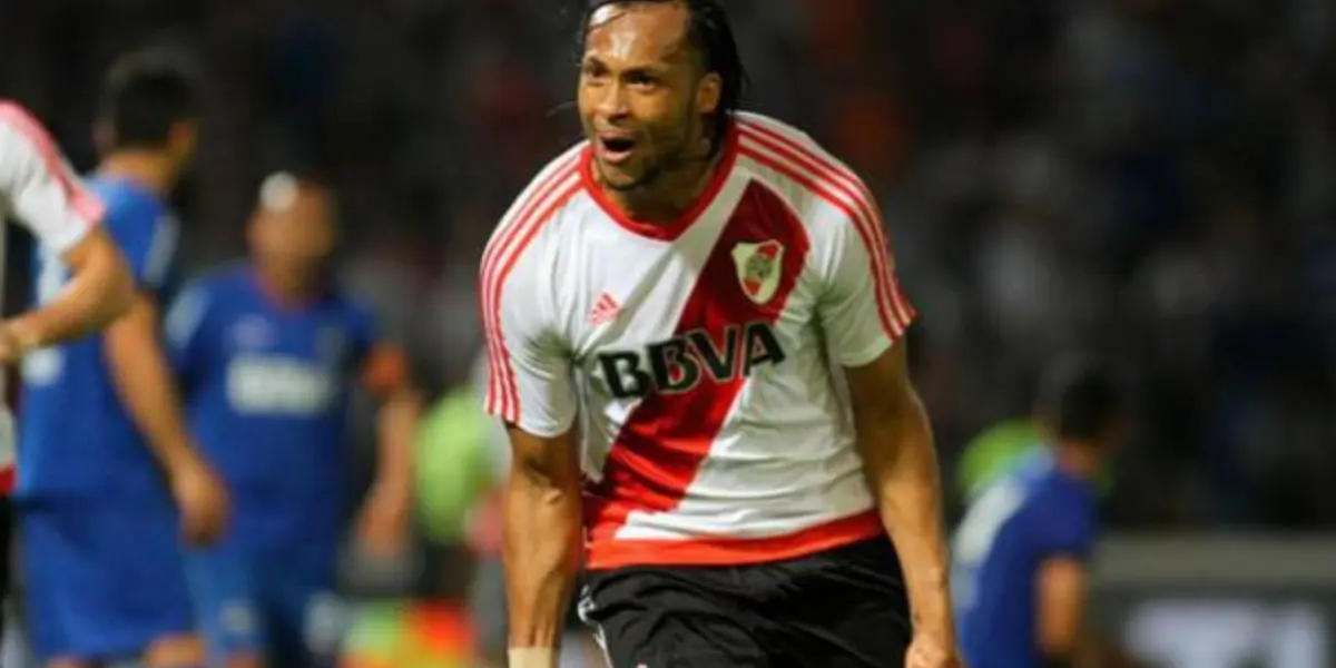 Arturo Mina podría volver a la palestra para la siguiente temporada, este grande de Ecuador lo quiere, recordando que pasó por River Plate