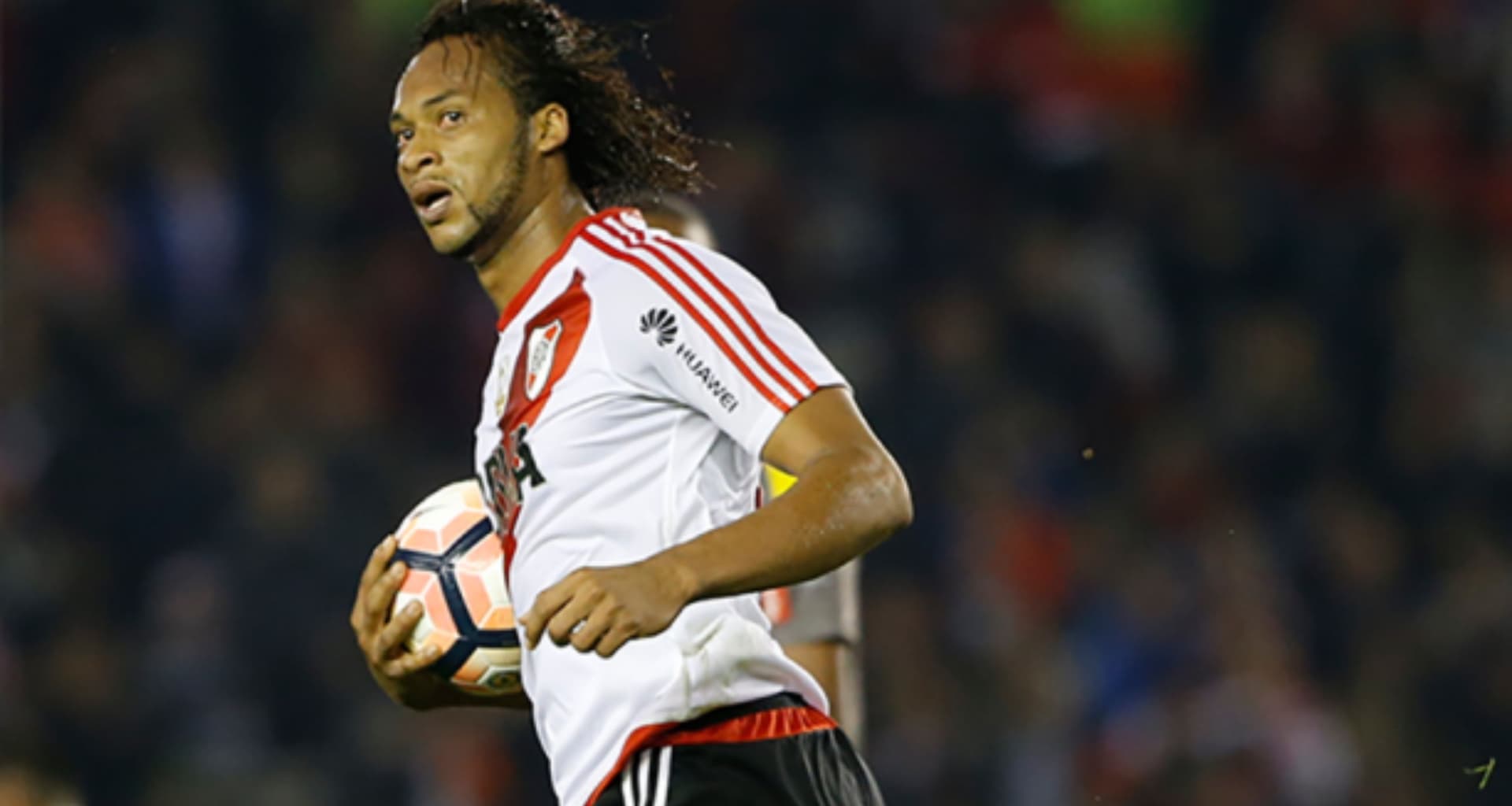 Arturo Mina no tiene el mismo mercado de temporadas anteriores y solamente lo quiere un club modesto