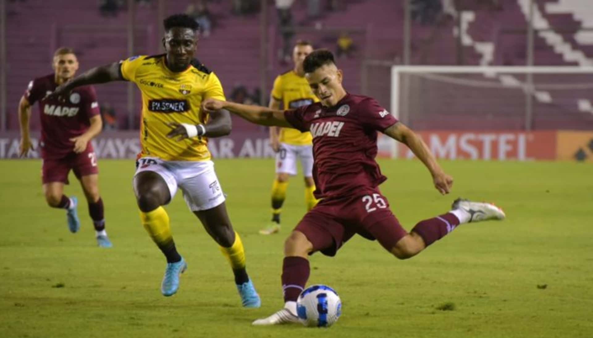 Barcelona fue perjudicado por un error garrafal del árbitro en el partido contra Lanús