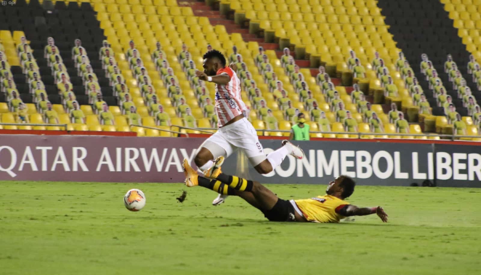 Barcelona no pudo en su cancha y queda prácticamente eliminado de la Copa Libertadores