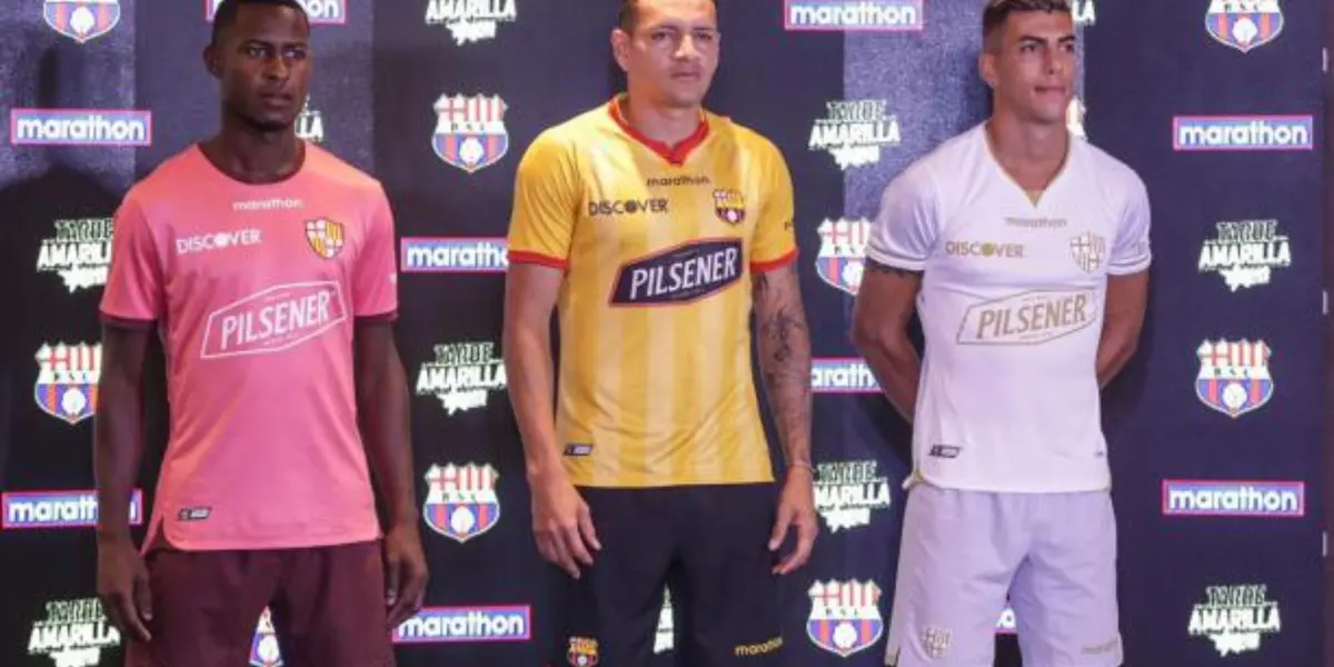 Barcelona SC sorprendió con la nueva camiseta que presentó en redes sociales. El amarillo no apareció en esta ocasión