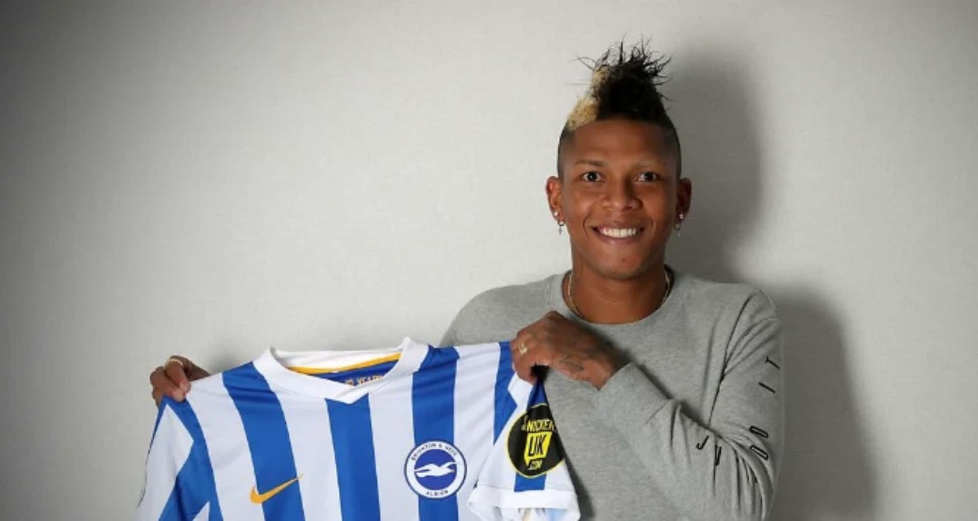 Billy Arce fue presentado en Brighton y compartirá equipo con Moisés Caicedo y Jeremy Sarmiento
