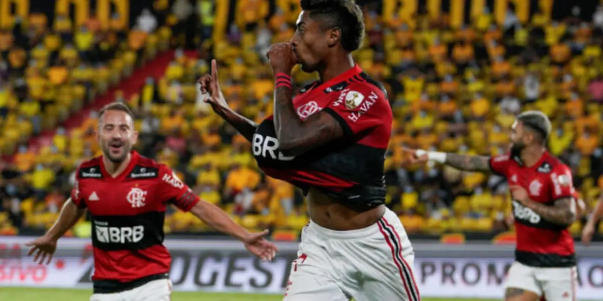Bruno Henrique fue la figura de la semifinal entre Barcelona SC y Flamengo anotando los 4 goles. El delantero brasileño llenó de elogios a los hinchas del Ídolo. Esto y más en el resumen de noticias de El Futbolero