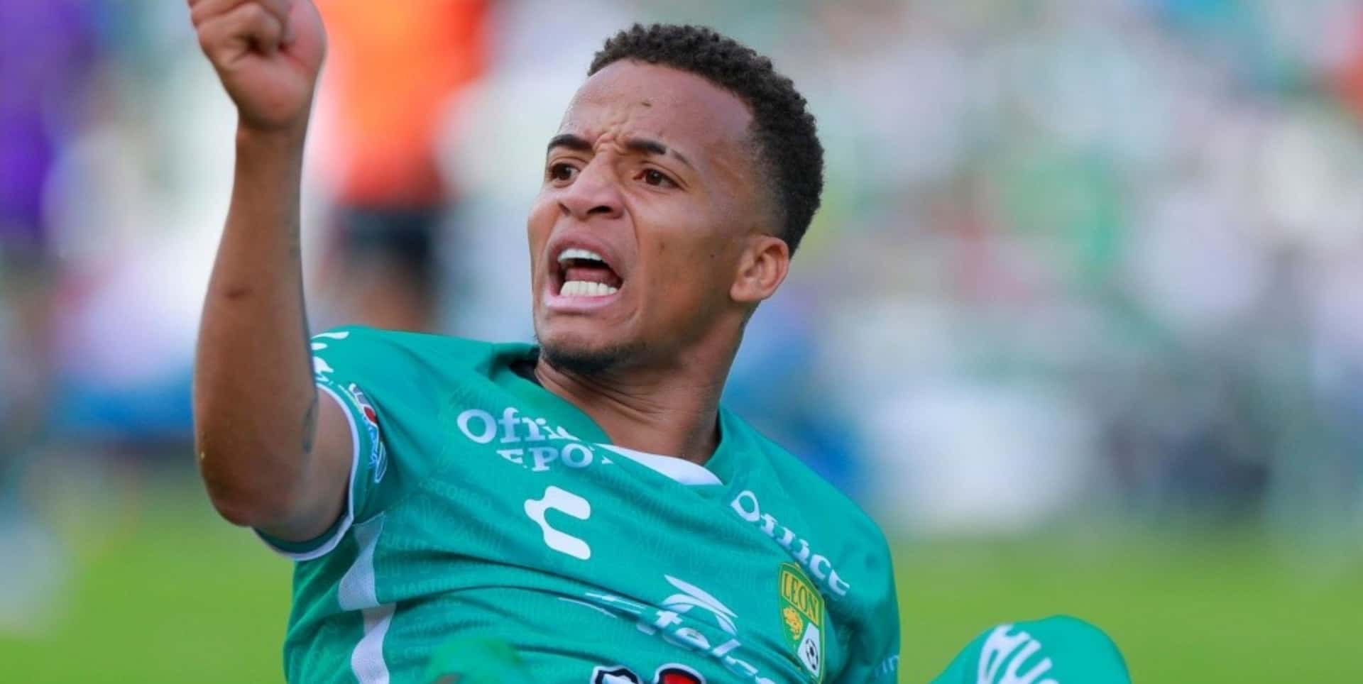 Byron Castillo estará fuera de las canchas por un par de meses