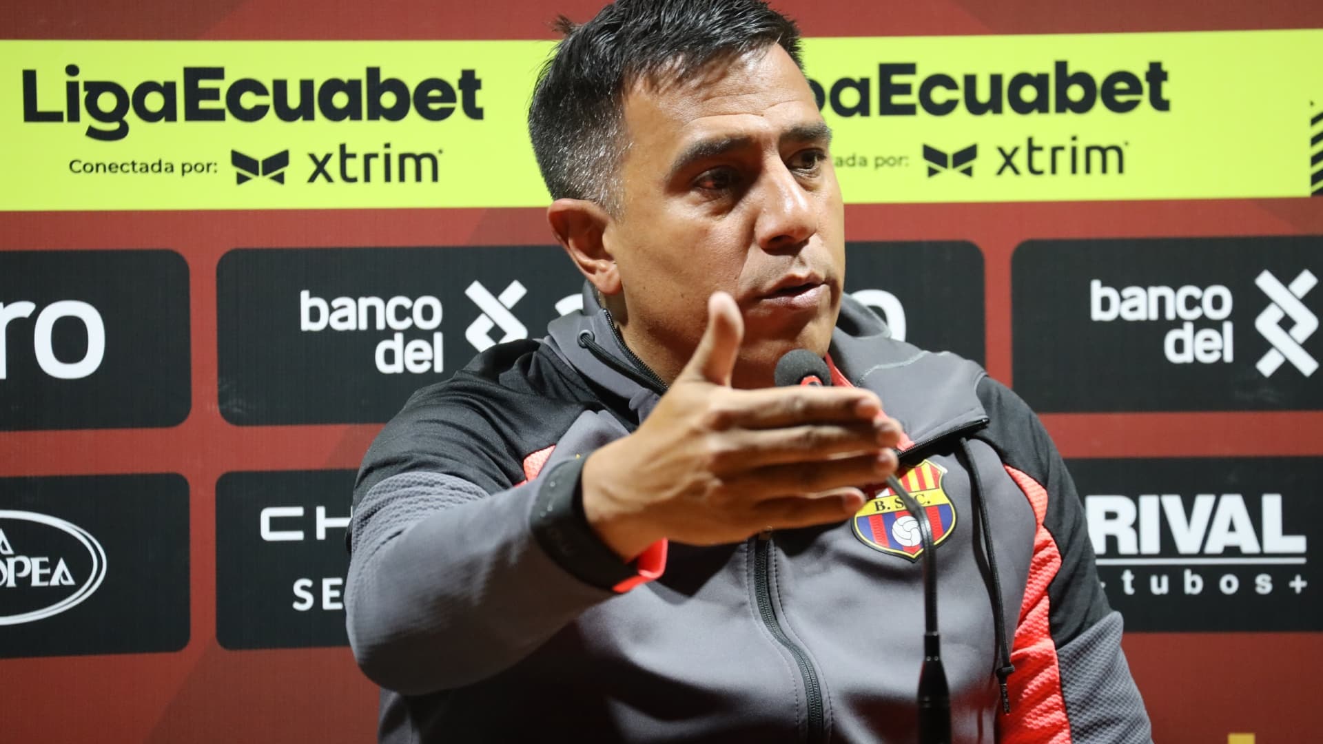 César Farías habló al respecto de la fuerte lesión que sufrió Johan García ante el Cuenca