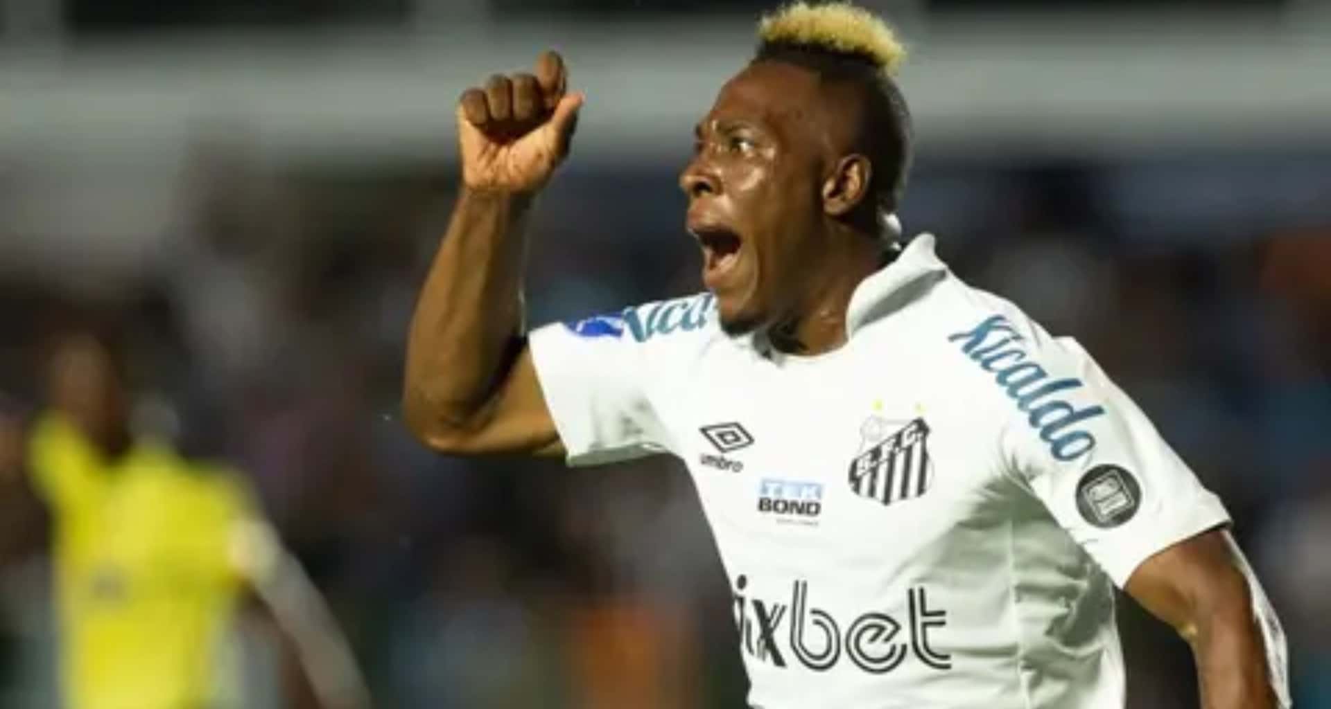 Con la salida de Fabián Bustos se puso en duda la continuidad de Jhojan Julio en Brasil y mira dónde puede irse a jugar