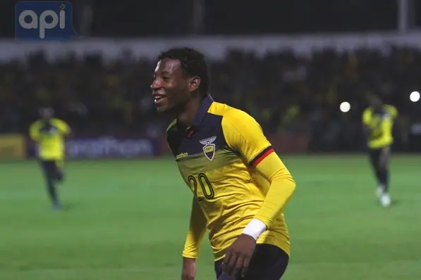 Con la selección ecuatoriana, el joven volante anotó y provocó un penal ante Bolivia