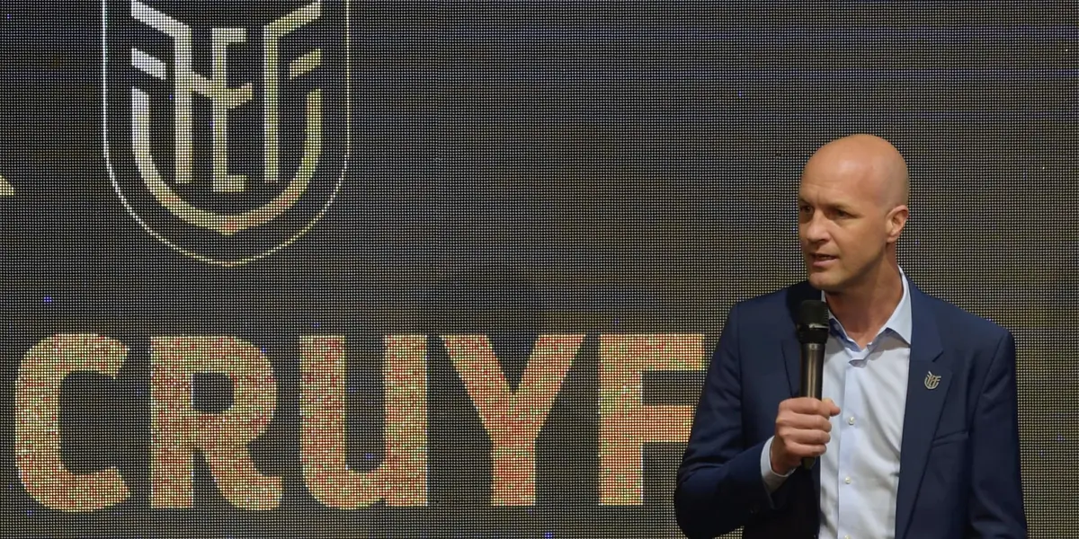 Cruyff fue presentado como DT Tricolor