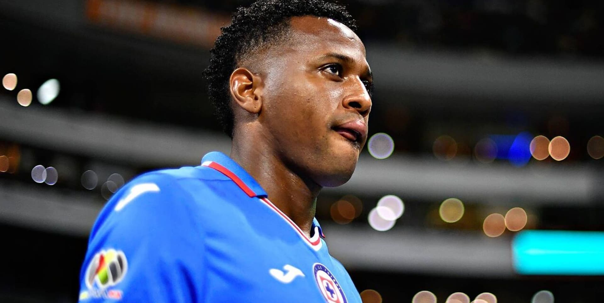 Desde Cruz Azul le dieron un golpe bajo a Michael Estrada