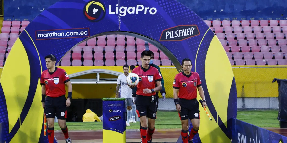 Después de un largo tiempo de estadio vacíos, los aficionados podrían volver a los estadios en la LigaPro