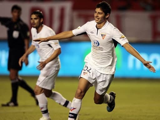 Diego Hurtado tuvo el peso de su padre en sus espaldas, quien triunfó en Liga de Quito, sin embargo, no dio la talla y ahora está en Segunda División