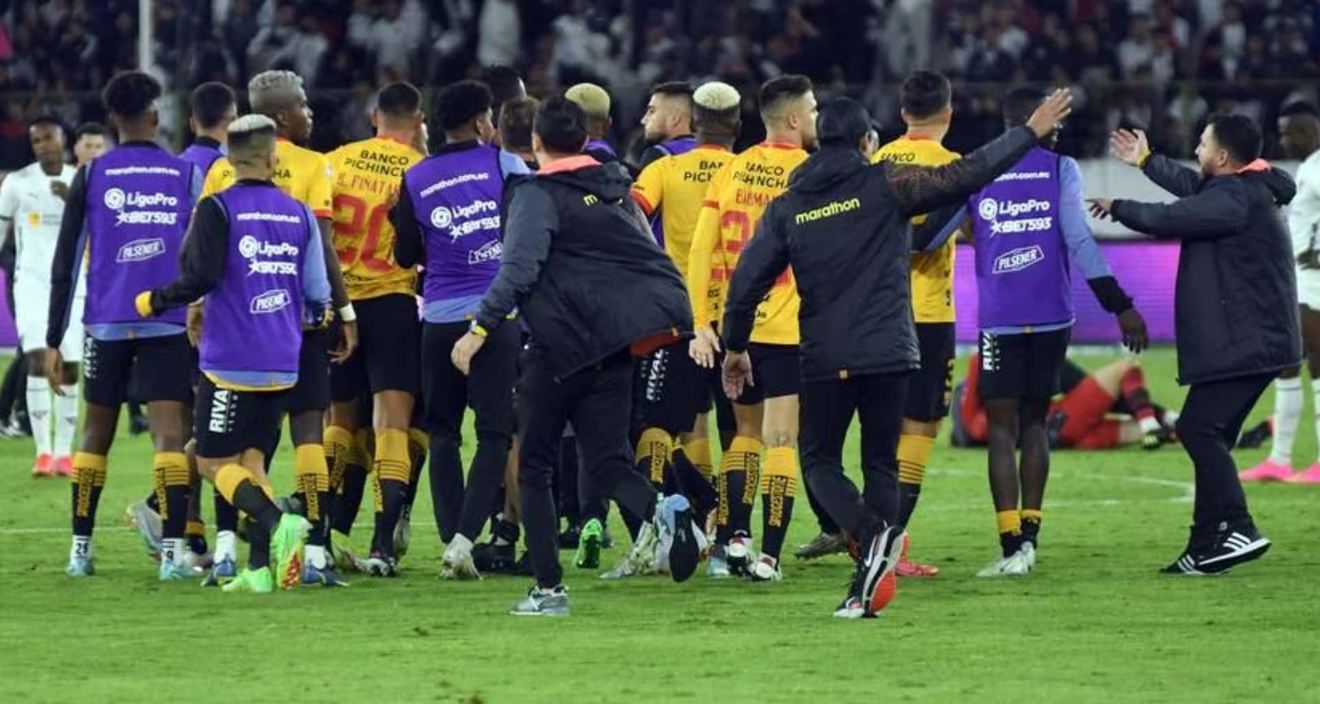 Directivo de Liga de Quito es acusado de haber agredido a hinchas de Barcelona SC