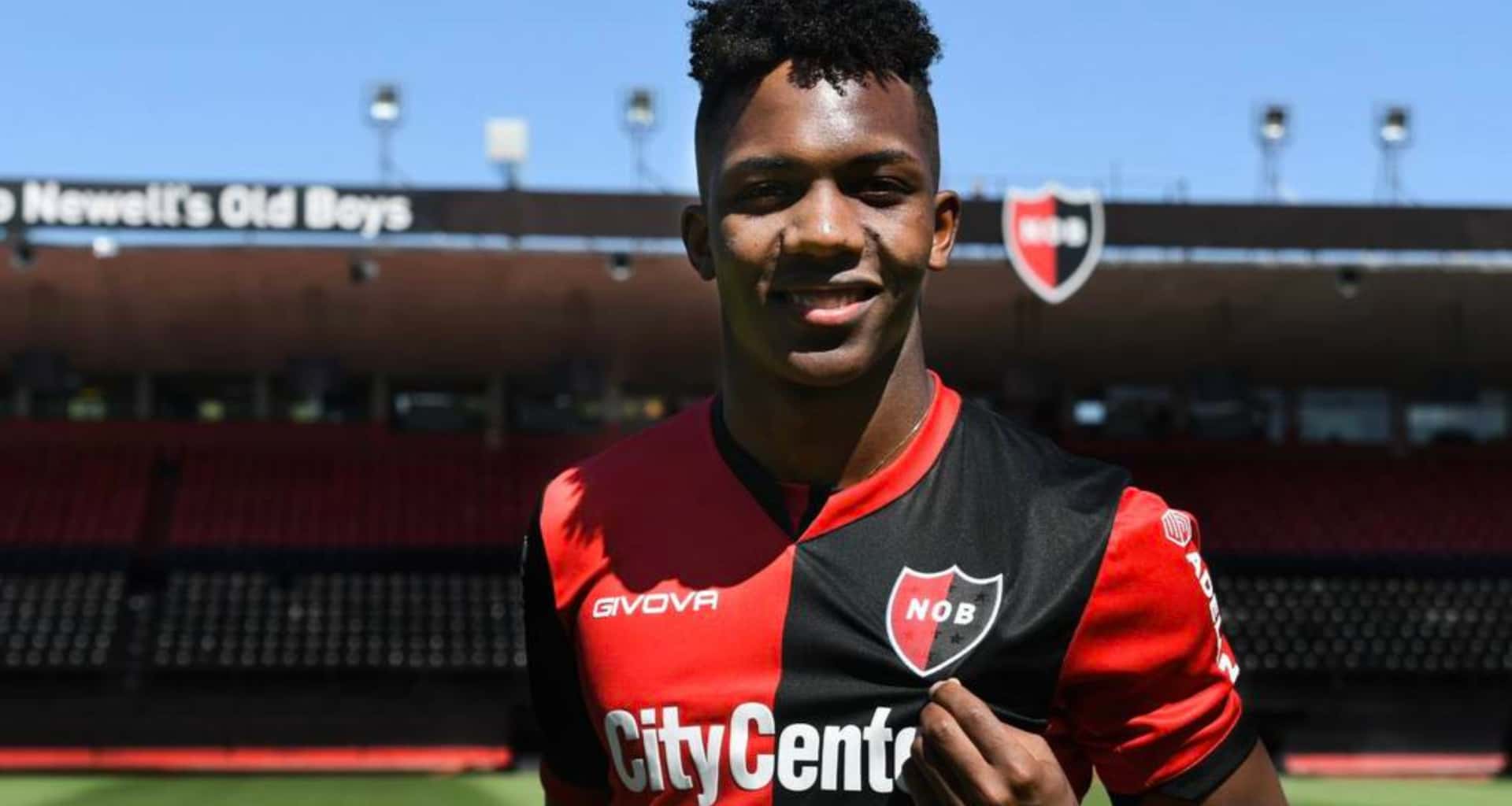 Djorakeff Reasco tuvo sus primeros minutos con Newell's y contra River Plate de Marcelo Gallardo