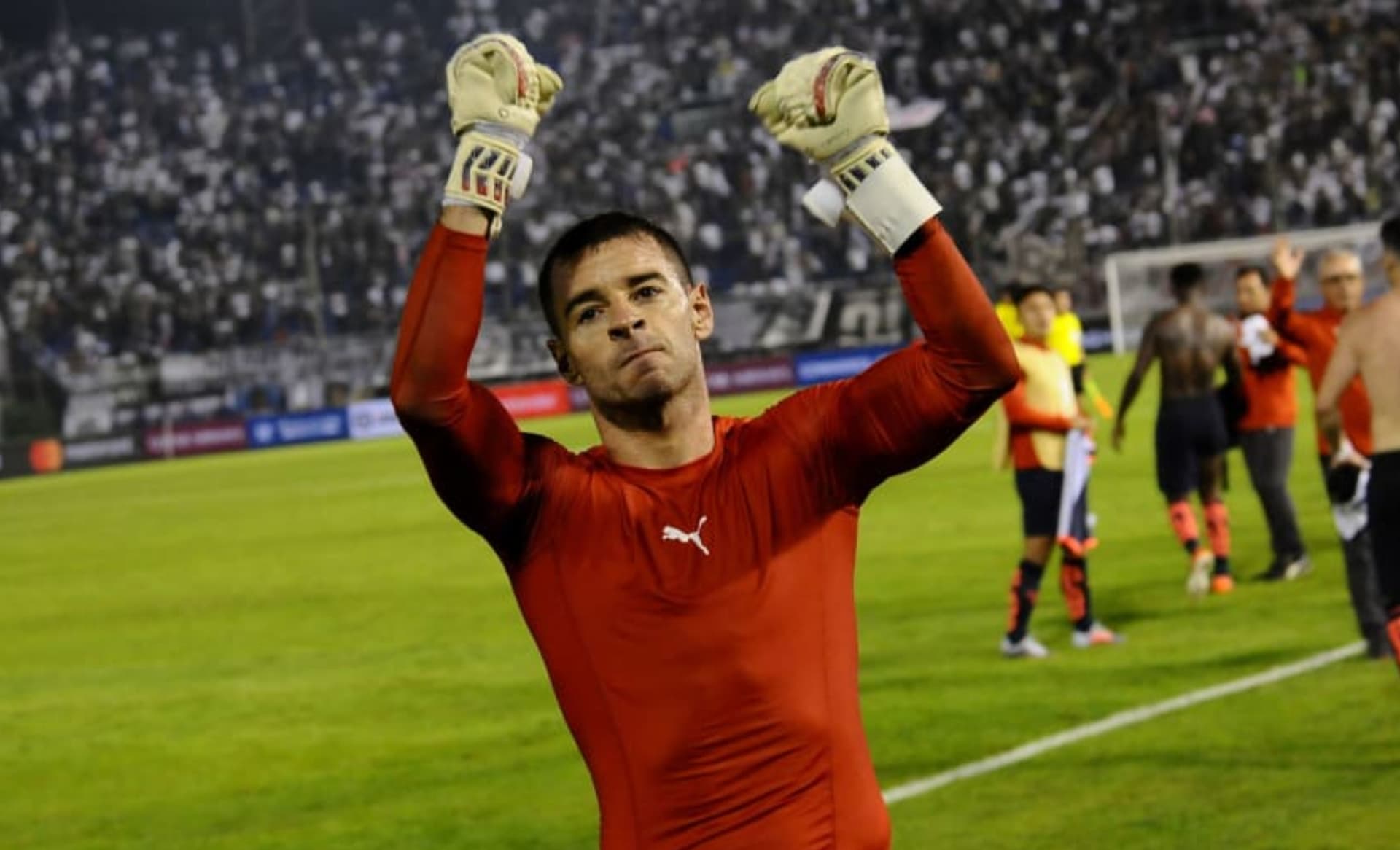 Durante varios partidos se culpó al portero de los goles que le encajaban al conjunto "albo"