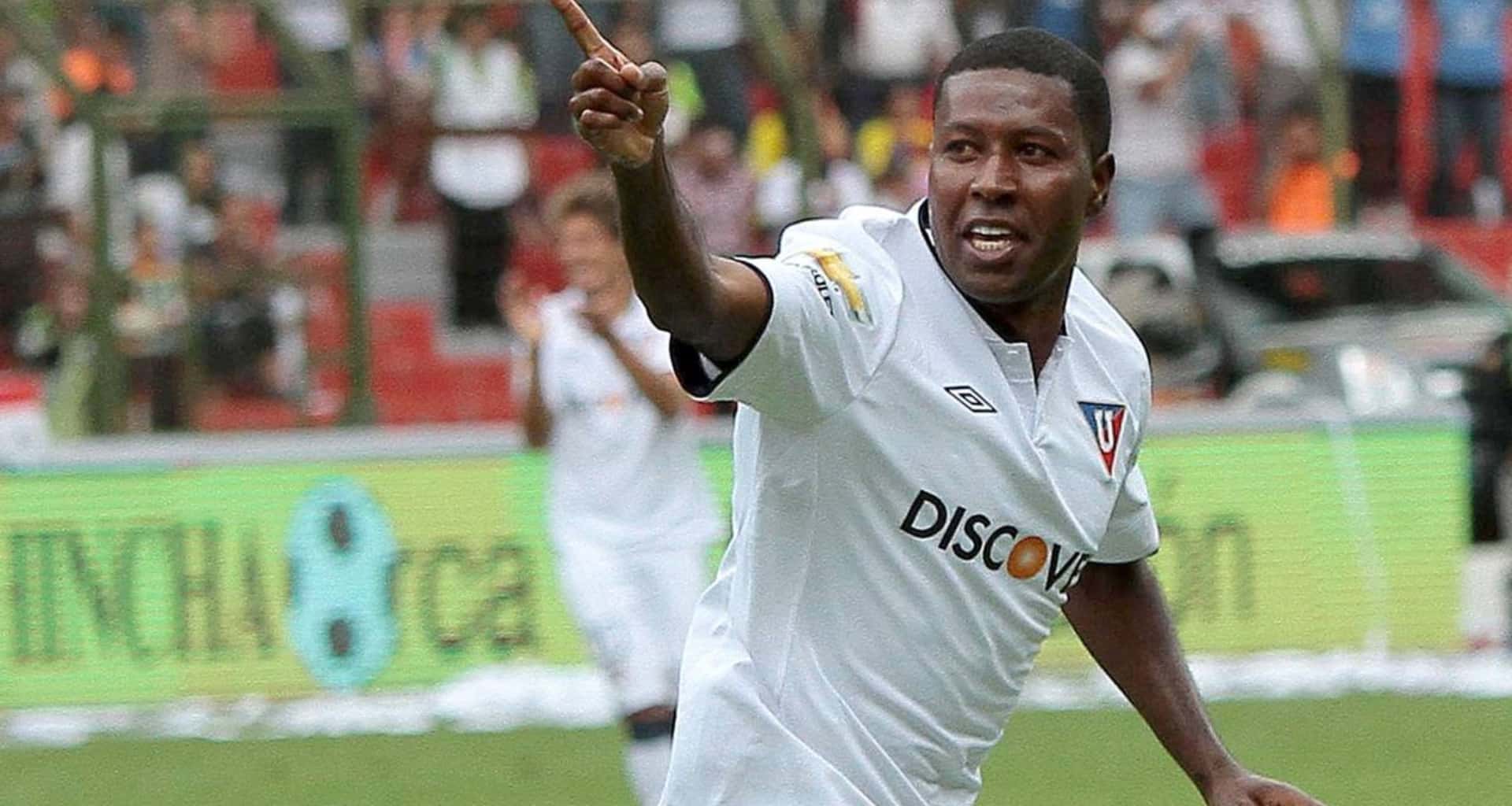 Edison Méndez dejó una huella que difícilmente se borrará en Europa por lo que podría darle una mano grande a este ecuatoriano para que de un paso importante en su carrera