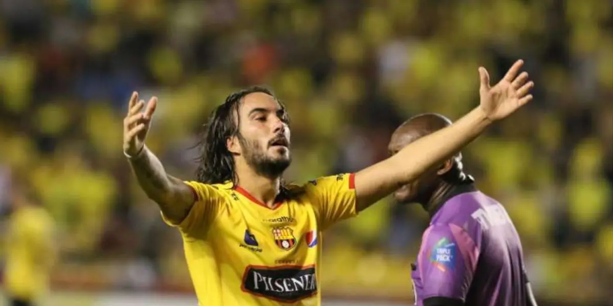 El colombiano pertenece a Boca Jrs. pero en Barcelona SC quisieran tenerlo una temporada más