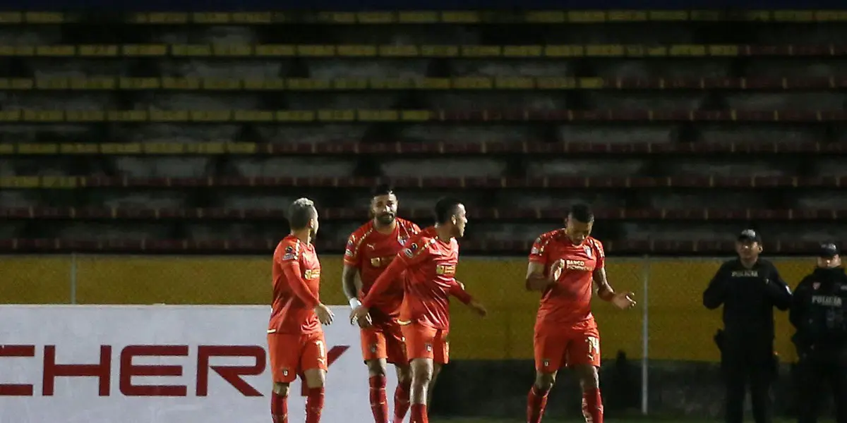 El cuadro de Liga de Quito logró imponerse con un tanto de su goleador, Rodrigo Aguirre, a IDV y está a poco de conseguir el paso a los playoffs