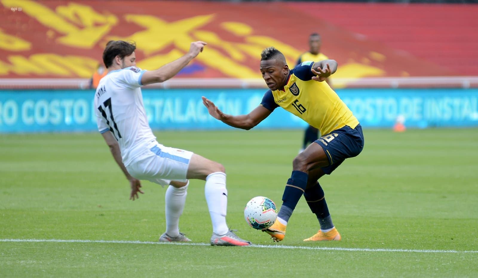 El defensa del Villareal, se siente orgulloso de vestir la casaca de la Selección Ecuatoriana de Fútbol.