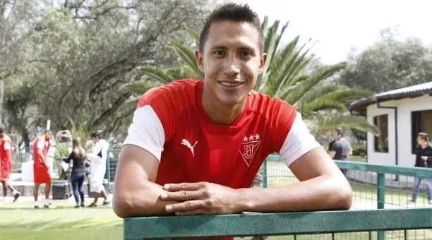 El defensor de Liga de Quito también tiene su nuevo negocio y lo impulsó con ayuda de Antonio Valencia