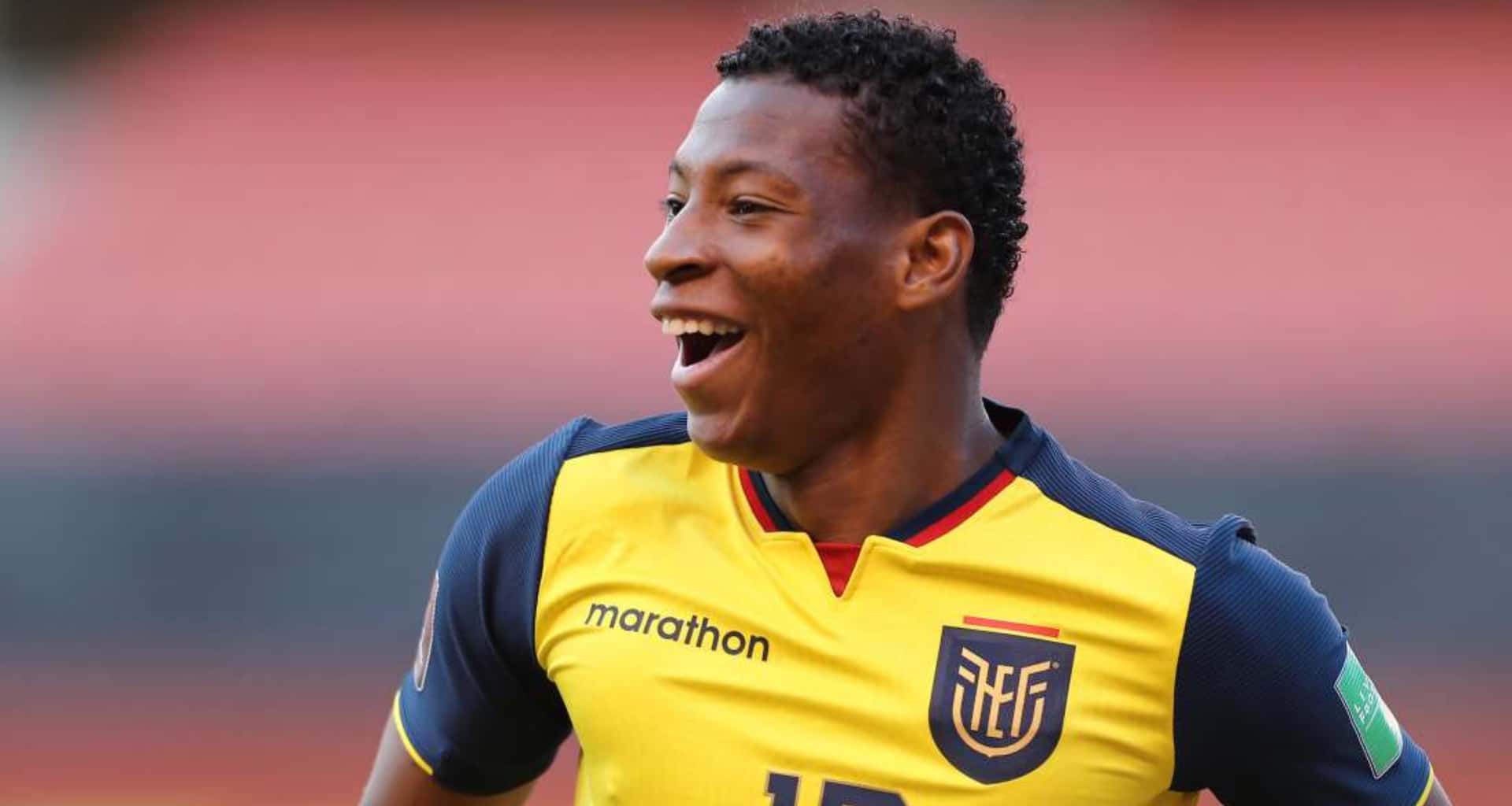 El ecuatoriano fue amonestado en el partido contra Venezuela y todos pensaban que se perdería el encuentro contra Chile
