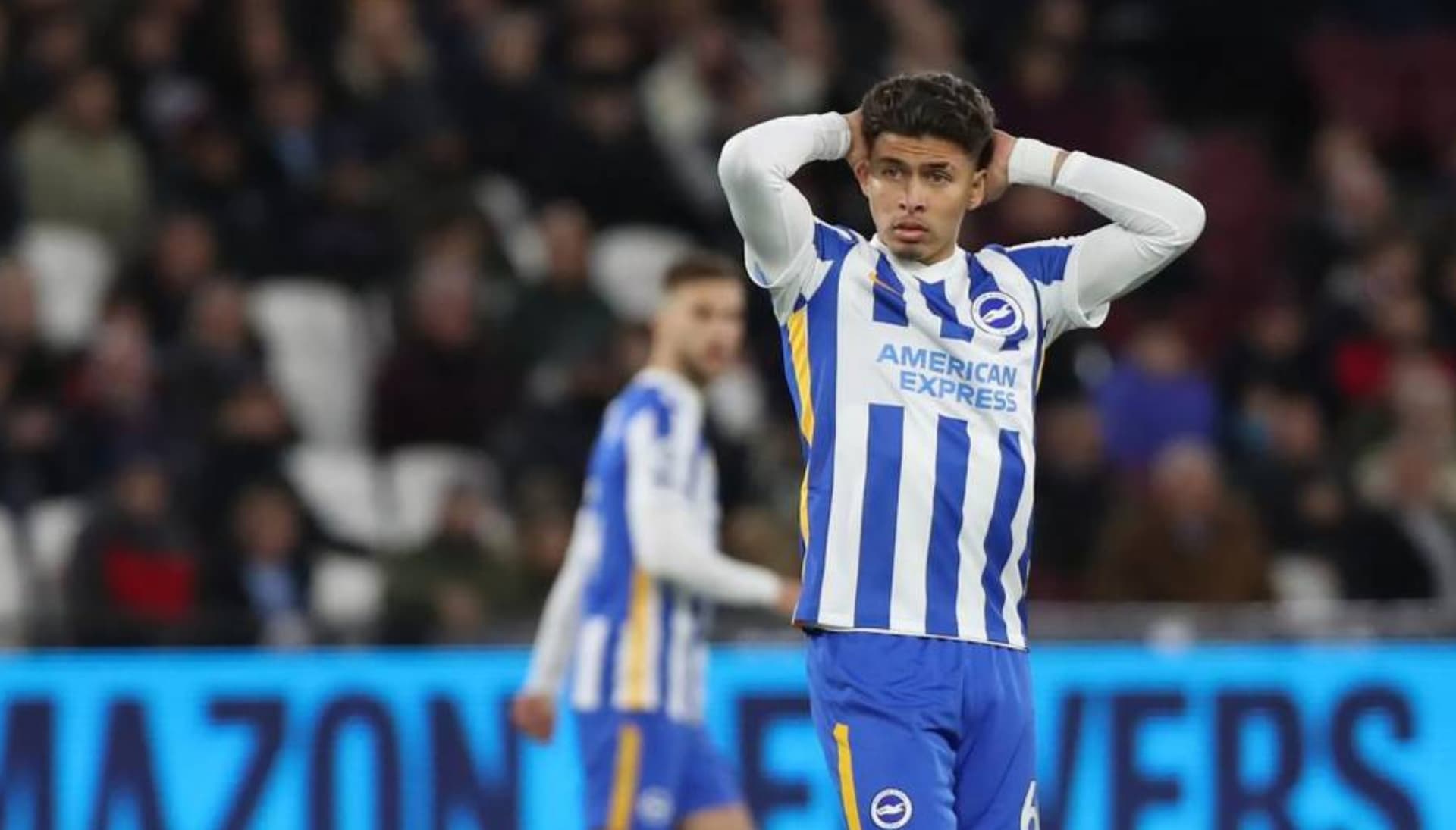 El ecuatoriano recibió una pésima noticia en el Brighton y se encienden las alarmas
