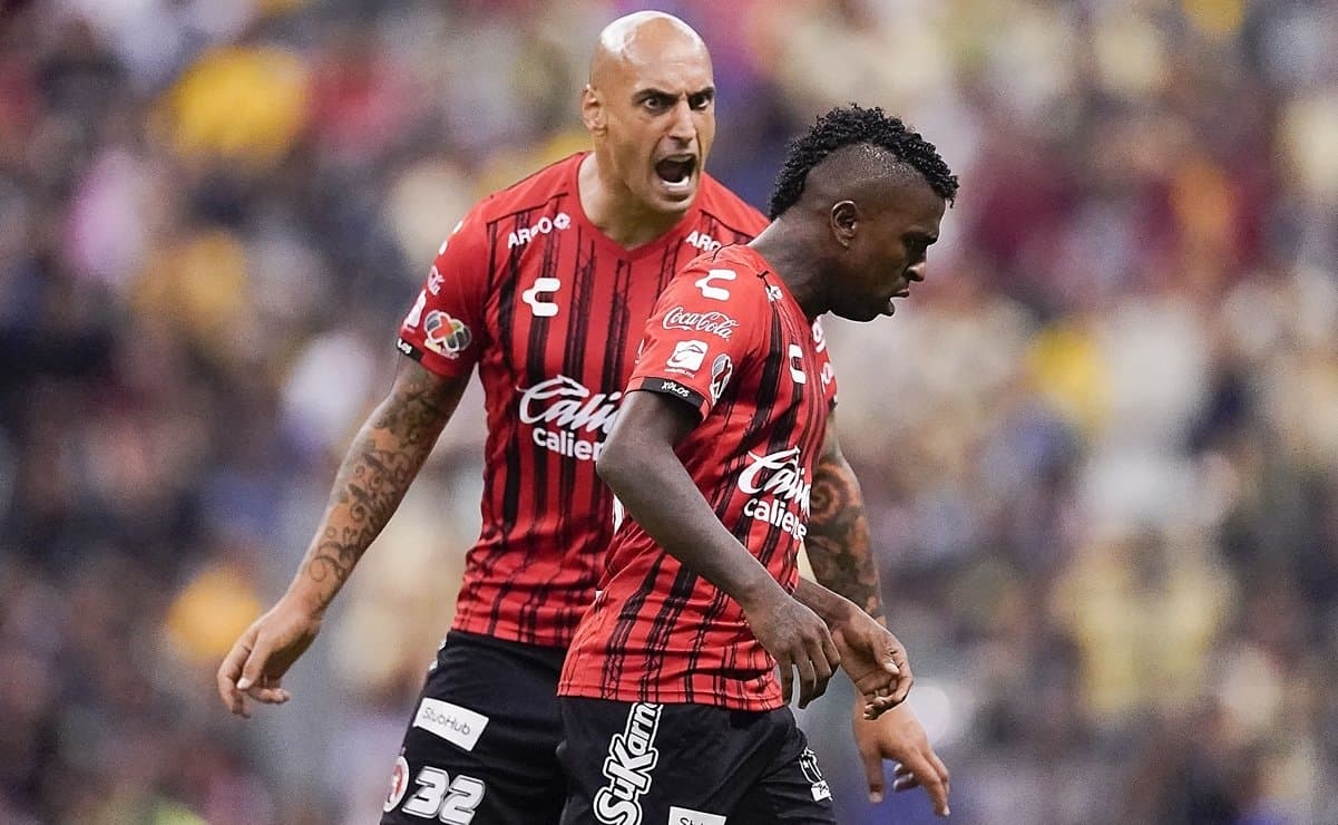 El ecuatoriano se volvió a reunir con el delantero argentino aunque nadie se lo esperaba